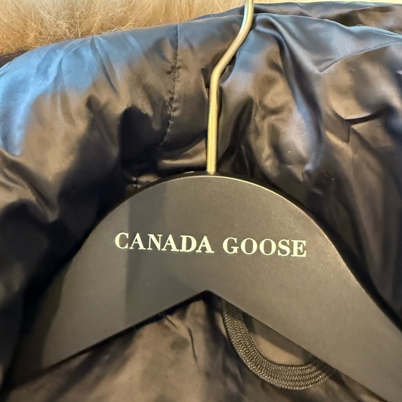 Canada Goose Women's Dark Blue Puffer Coat - Picture 6 of 12